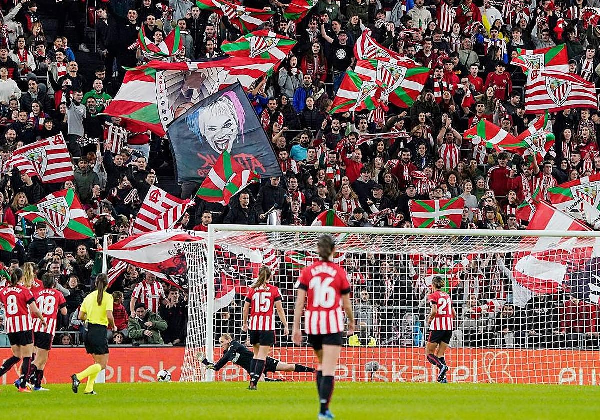 San Mamés siempre ha presentado un gran aspecto en los partidos de la sección femenina.