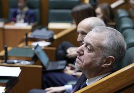 El lehendakari, Iñigo Urkullu, durante el pleno de este viernes.