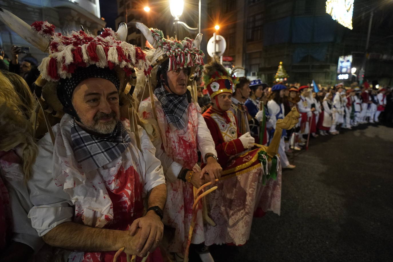 El desfile de Olentzero y Mari Domingi, en imágenes