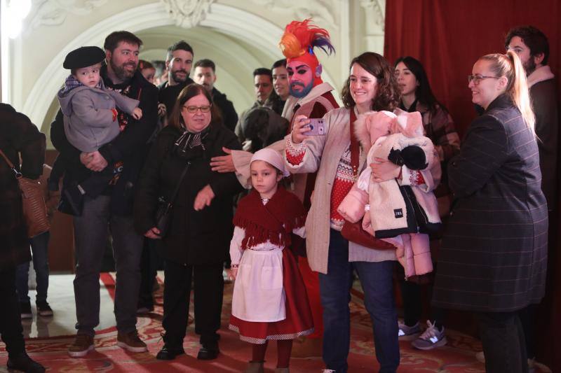 Recepción de Olentzero y Mari Domingi en Bilbao