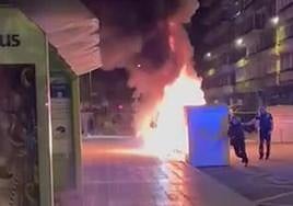 Arde un contenedor durante Nochebuena en Getxo