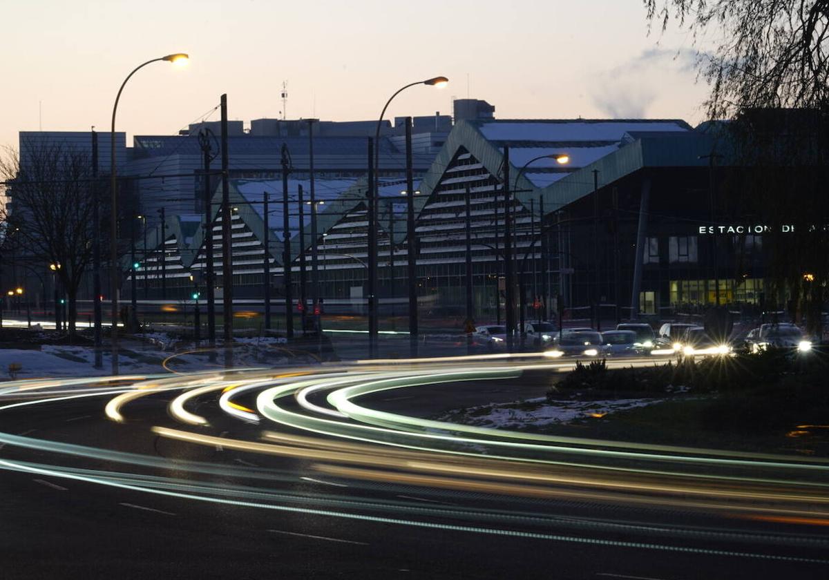 La rotonda de América Latina es uno de los puntos donde más se congestiona el tráfico en Vitoria.