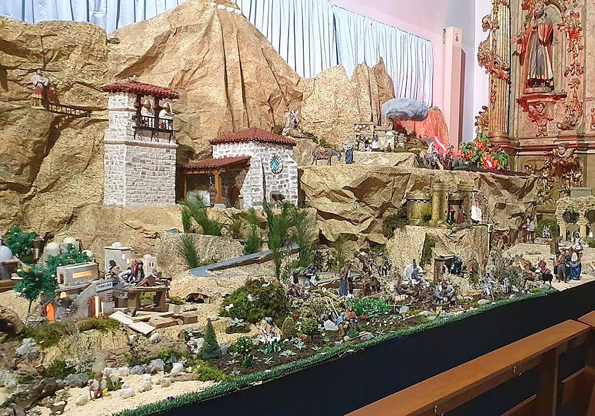 El belén tiene más de doscientas figuras.