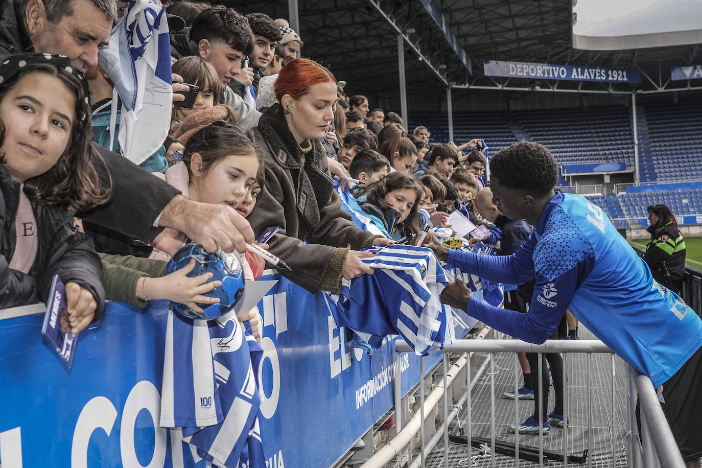 Las mejores fotos del entrenamiento a puerta abierta del Alavés