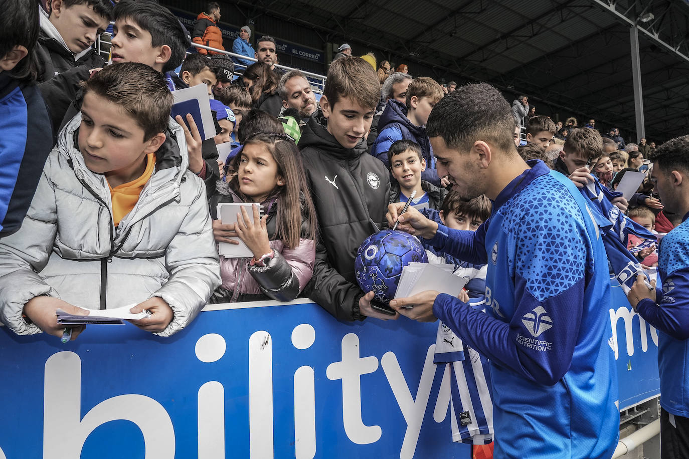 Las mejores fotos del entrenamiento a puerta abierta del Alavés