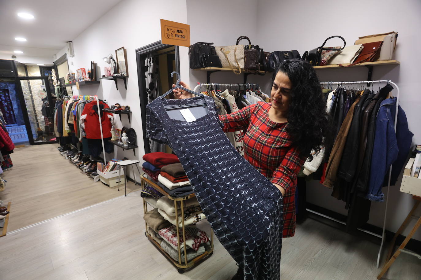 La nueva tienda de segunda mano de María en Bilbao con marcas como Maje o Levi&#039;s