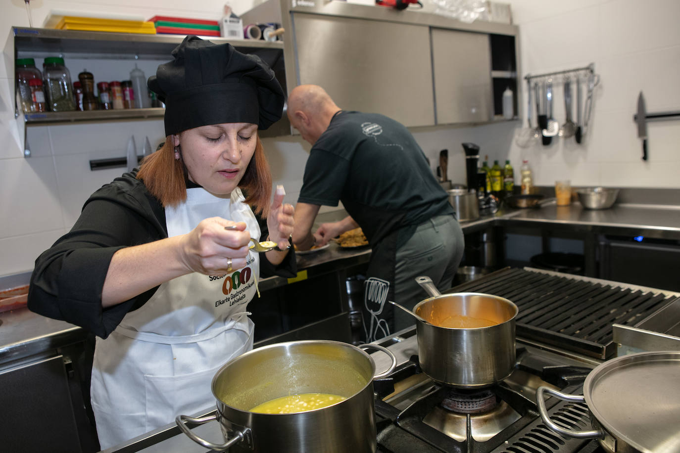 Fotos: Así fue la cena en la Sociedad Gastronómica Burduntzi