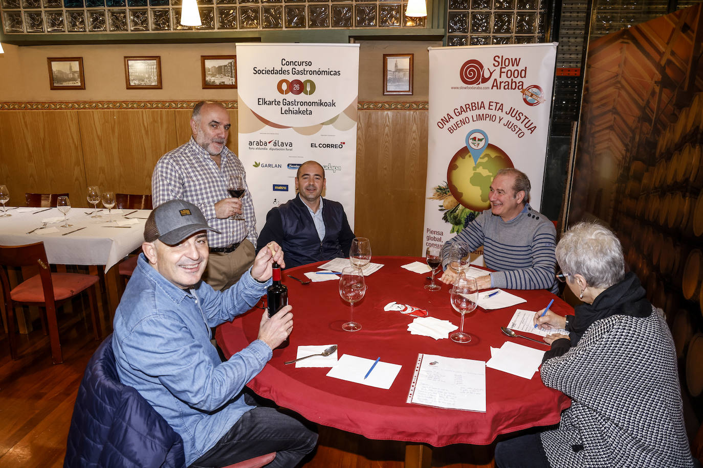 Fotos: Así fue la cena en la Soceidad Gastronómica Bustinzuri-Gaztedi