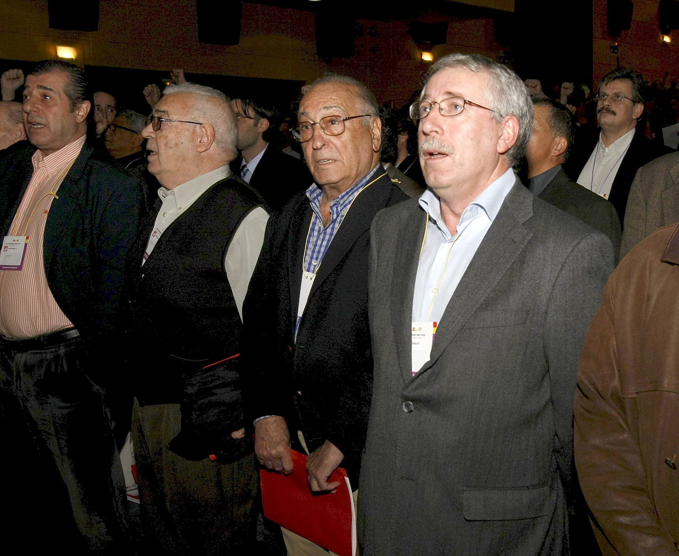 Madrid - 06/11/2009 - El secretario general del CCOO, Ignacio Fernández Toxo (d), y el exsecretario general de UGT, Nicolás Redondo (2d), durante el XVIII Congreso del PCE.