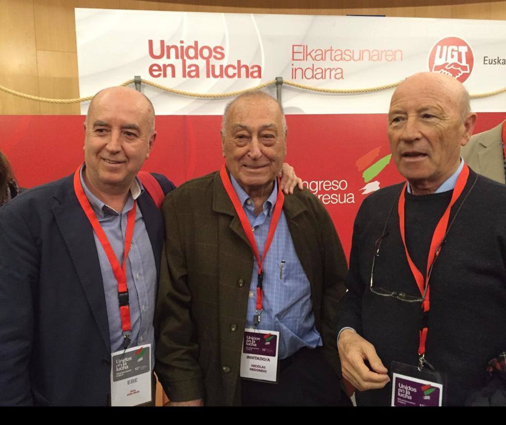 Portugalete - 05/05/2016 - Redondo, flanqueado por el secretario general de UGT-Euskadi, Raúl Arza, y Antón Saracibar, exsecretario de Organización del sindicato.