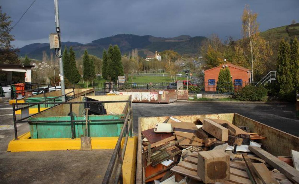Vista del garbigune de Llodio