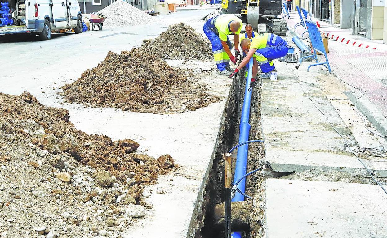 En las últimas reformas de calle ya se ha aprovechado para renovar la red de abastecimiento. 