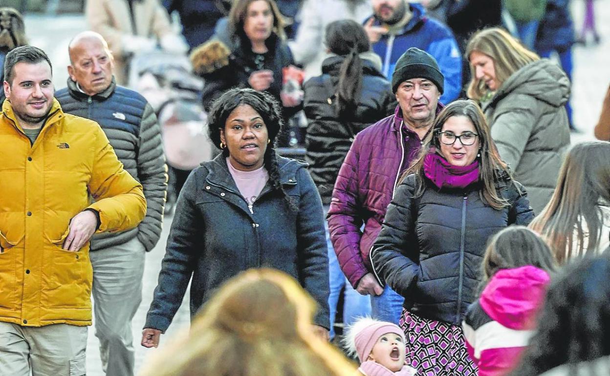 Hay tantos nonagenarios como niños de menos de 2 años. 