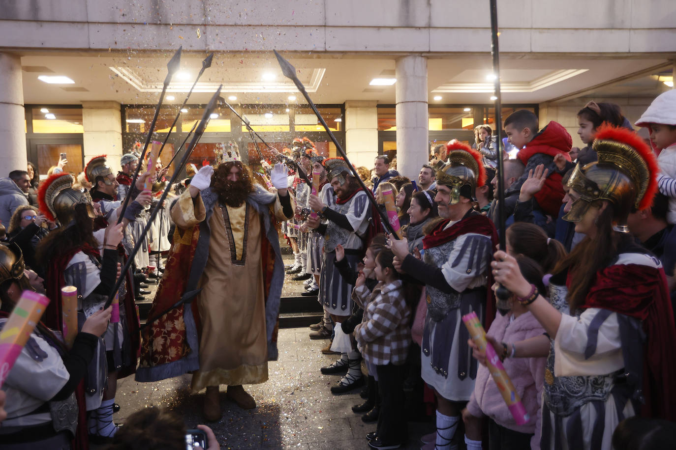 Fotos: La Cabalgata de los Reyes Magos en Basauri