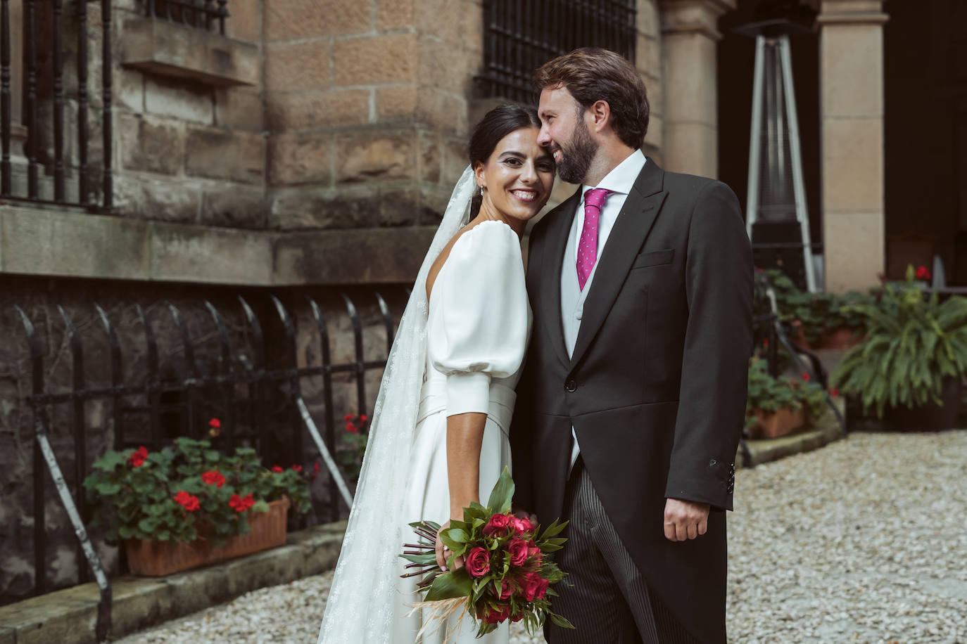 Fotos: Una boda en Getxo marcada por la elegancia y mucho rock and roll 