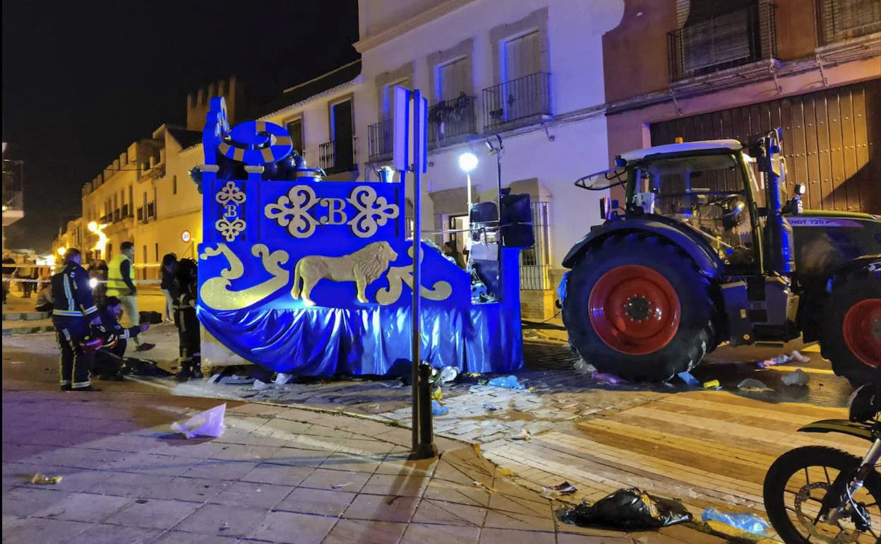 Una fallecida y trece heridos en un accidente en la cabalgata de Reyes  Magos de Marchena | El Correo