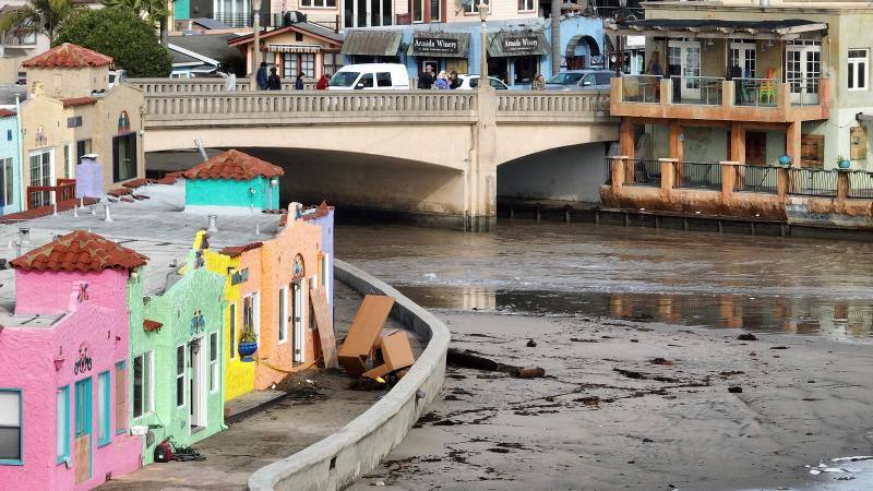 Las precipitaciones han provocado fuertes inundaciones localizadas, vientos intensos que han derribado líneas eléctricas y que han dejado sin electricidad a decenas de miles de personas.