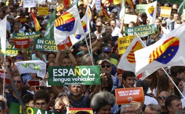 Maniifestación en Barcelona para el uso del castellano en las escuelas