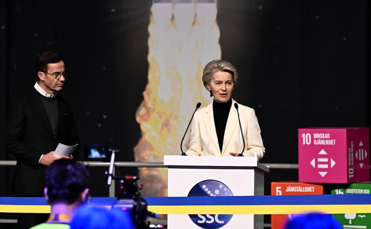 La presidenta de la Comisión Europea, Ursula von der Leyen, en la inauguración de la plataforma de lanzamiento en Suecia.