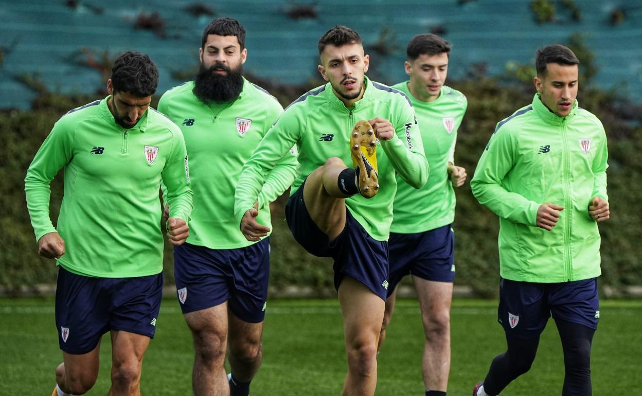 Raul García, Villalibre, Aitor Paredes, Zarraga y Berenguer este domingo en Lezama. 