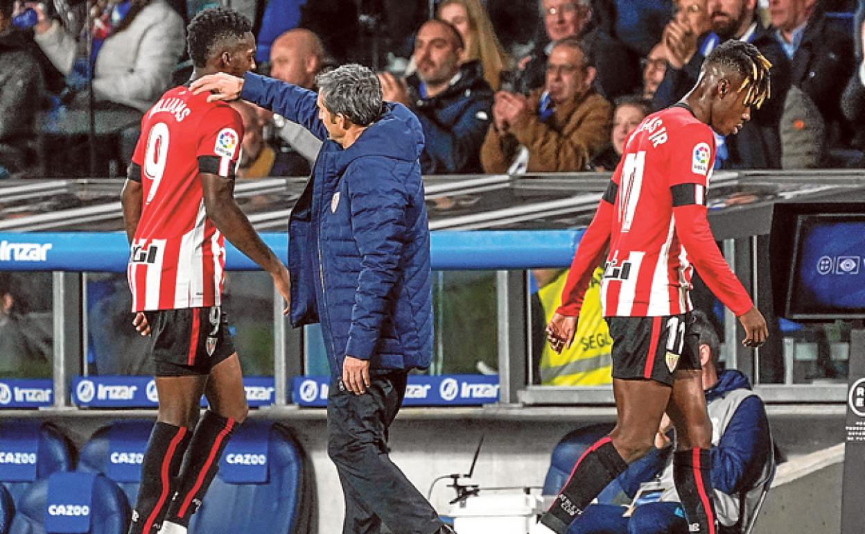 Momento en que Valverde sustituye a los hermanos Williams en la segunda parte. 