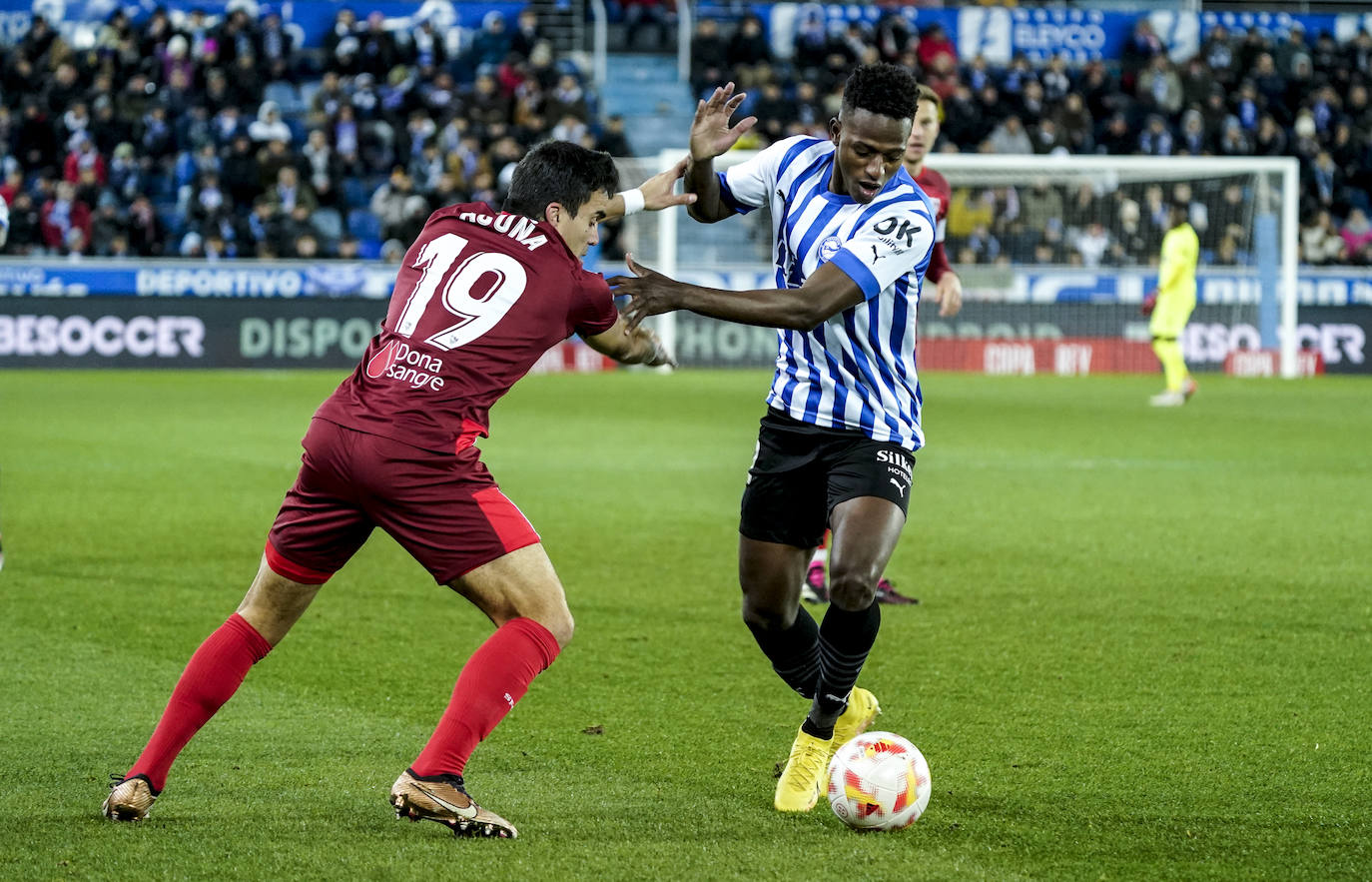 Fotos: Las imágenes del Alavés- Sevilla