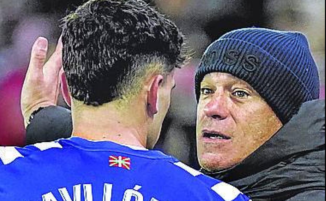 García Plaza sostiene que el Sevilla mereció «dos expulsiones»