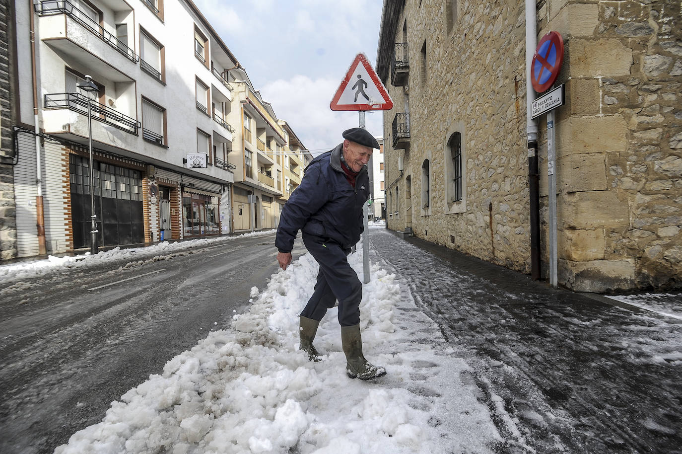 Fotos: Álava vive el primer temporal de nieve del invierno