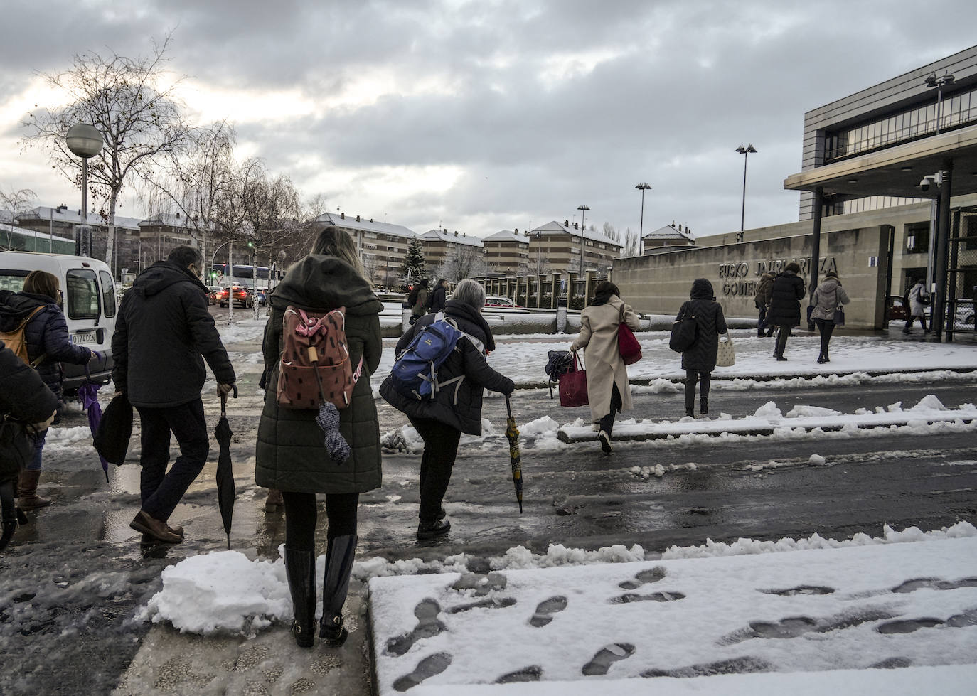 Fotos: Álava vive el primer temporal de nieve del invierno