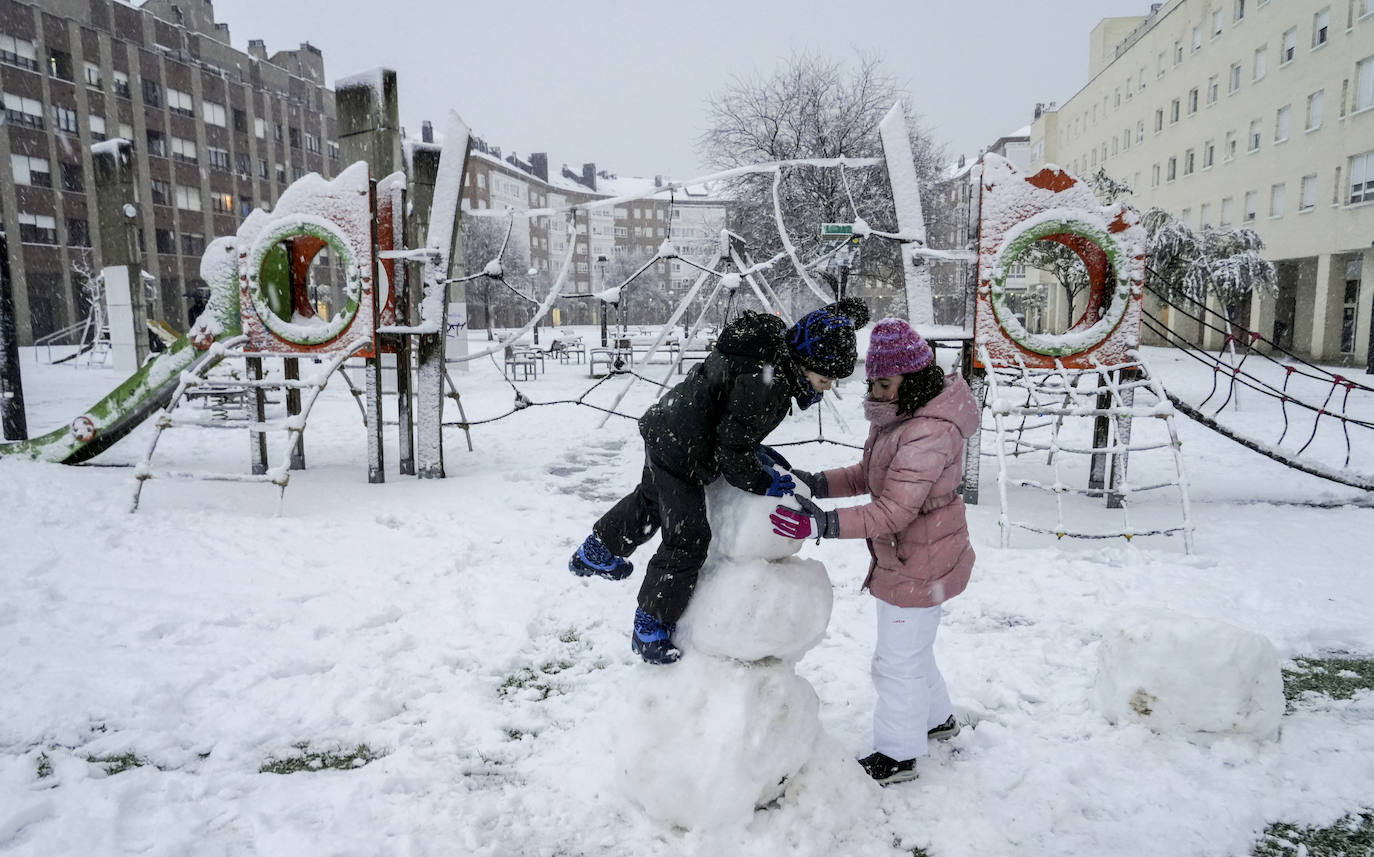 Fotos: Álava vive el primer temporal de nieve del invierno