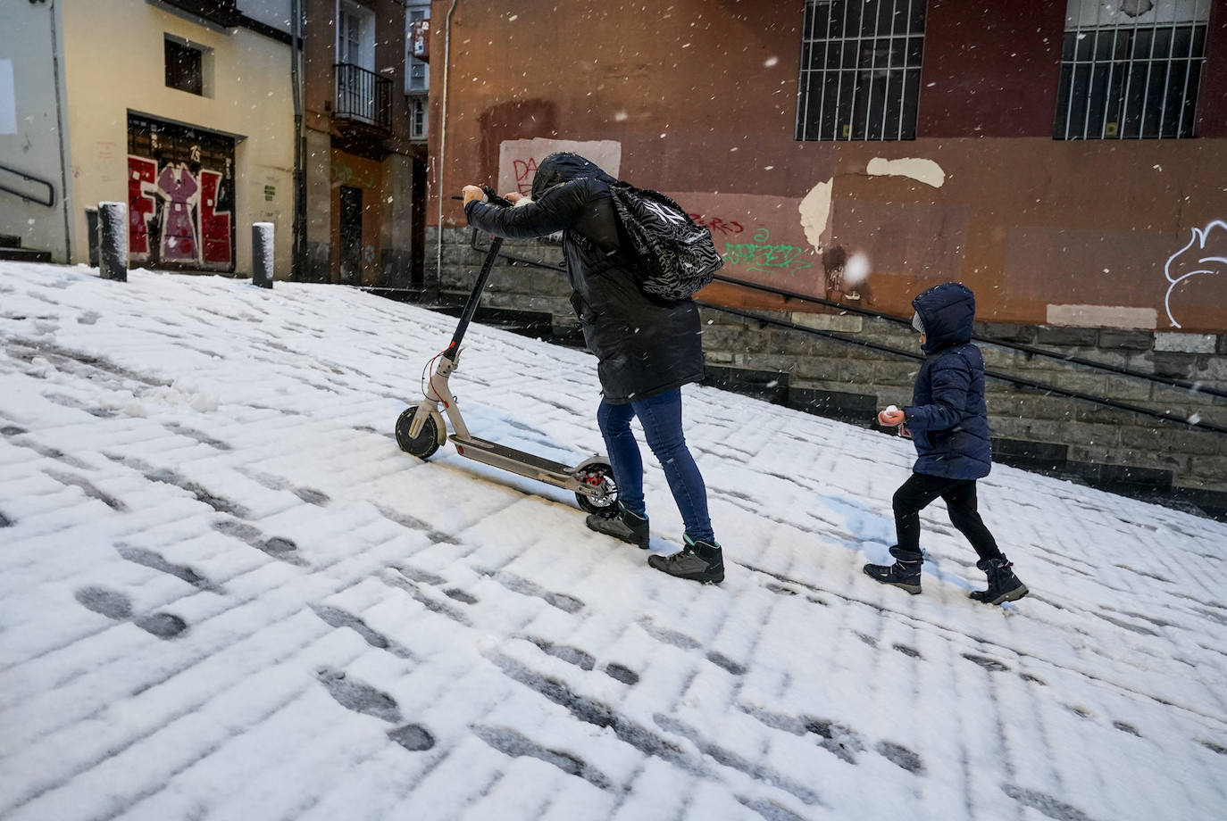 Fotos: Álava vive el primer temporal de nieve del invierno