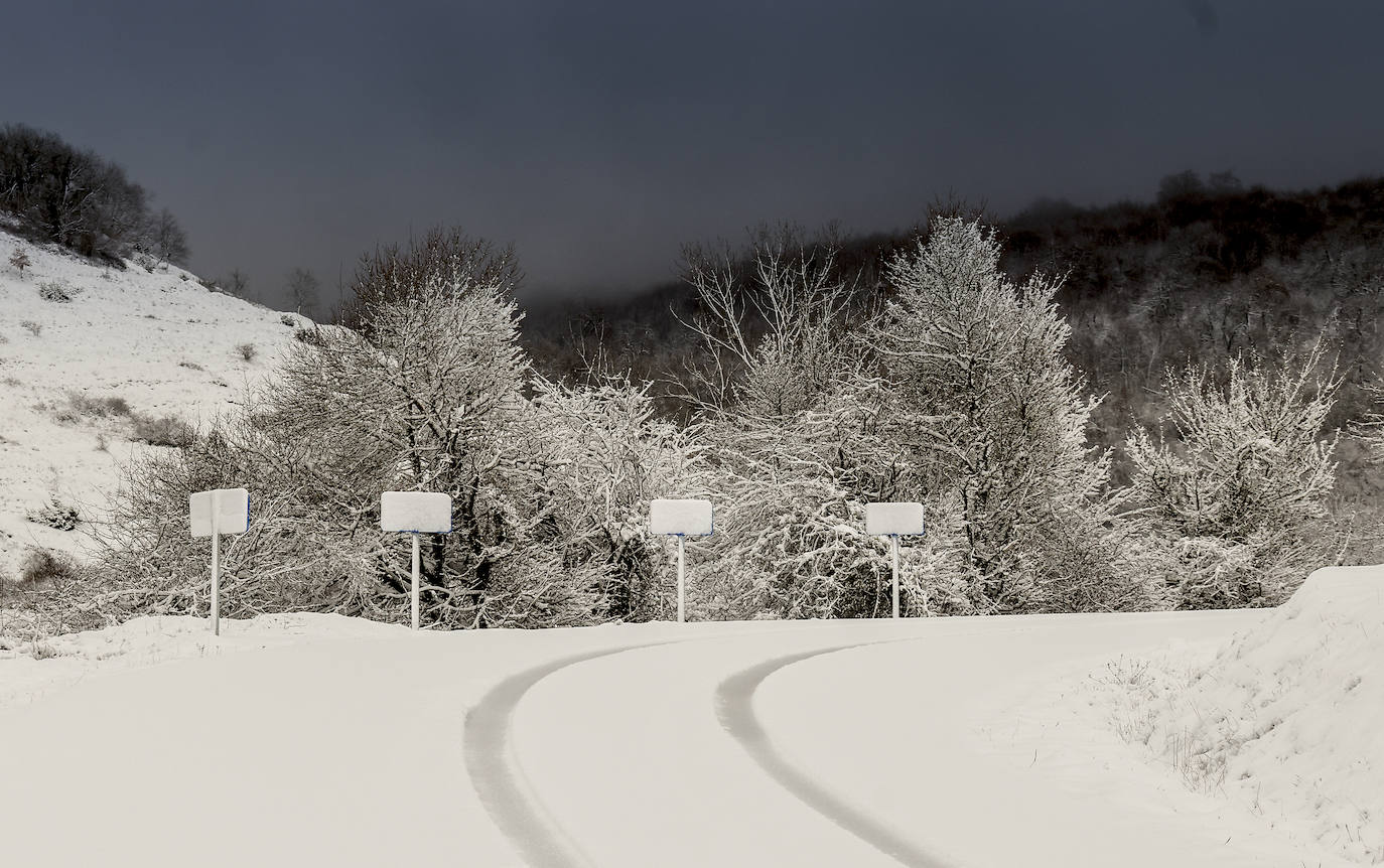 Fotos: Álava vive el primer temporal de nieve del invierno