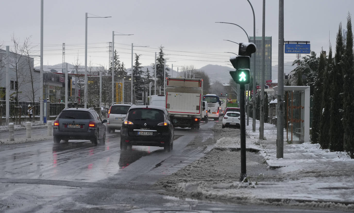 Fotos: Álava vive el primer temporal de nieve del invierno