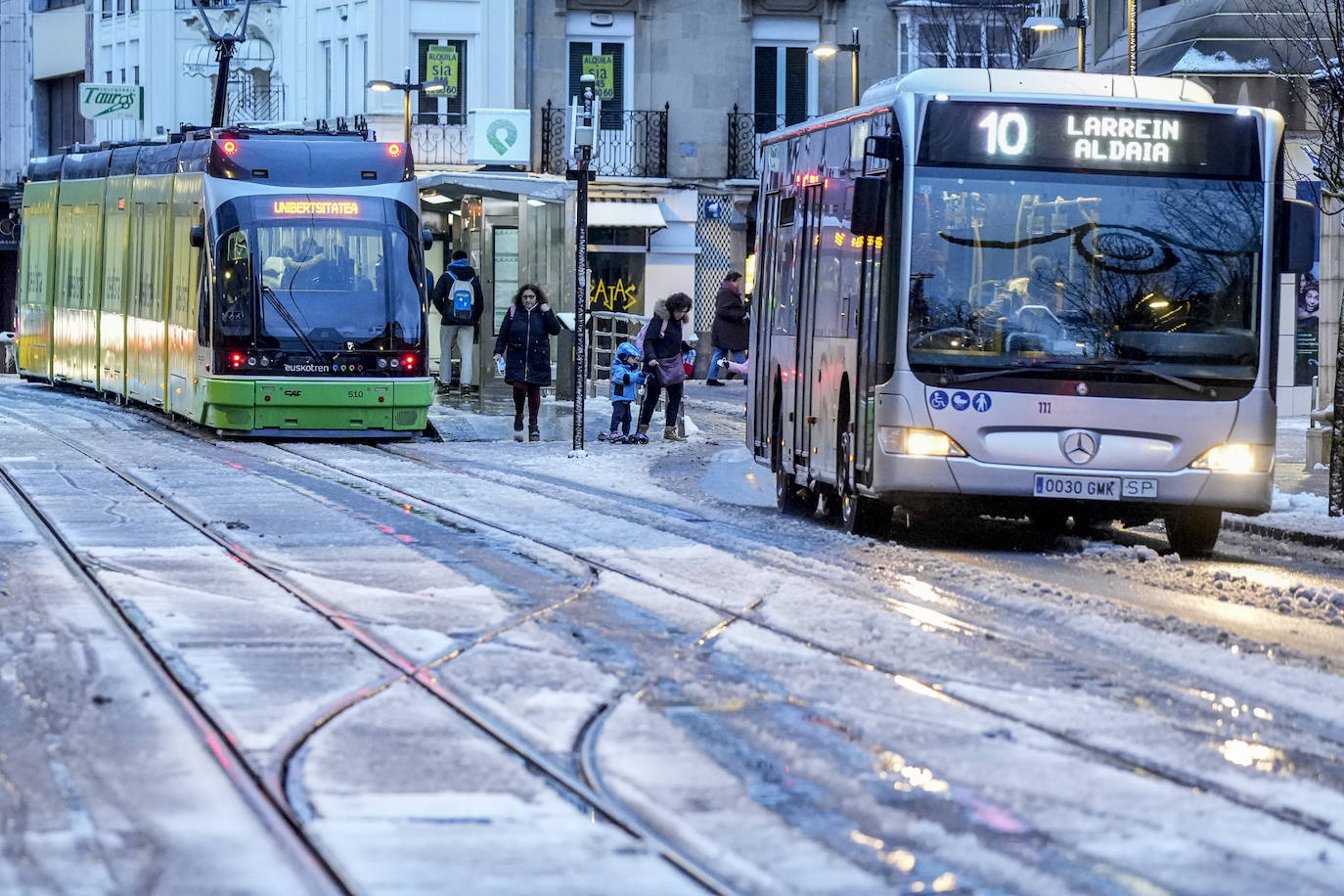 Fotos: Álava vive el primer temporal de nieve del invierno