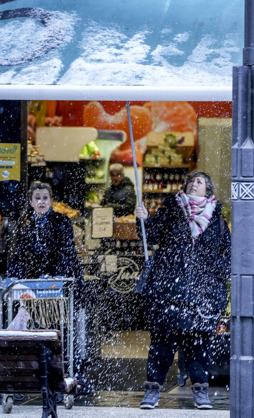 Fotos: Álava vive el primer temporal de nieve del invierno