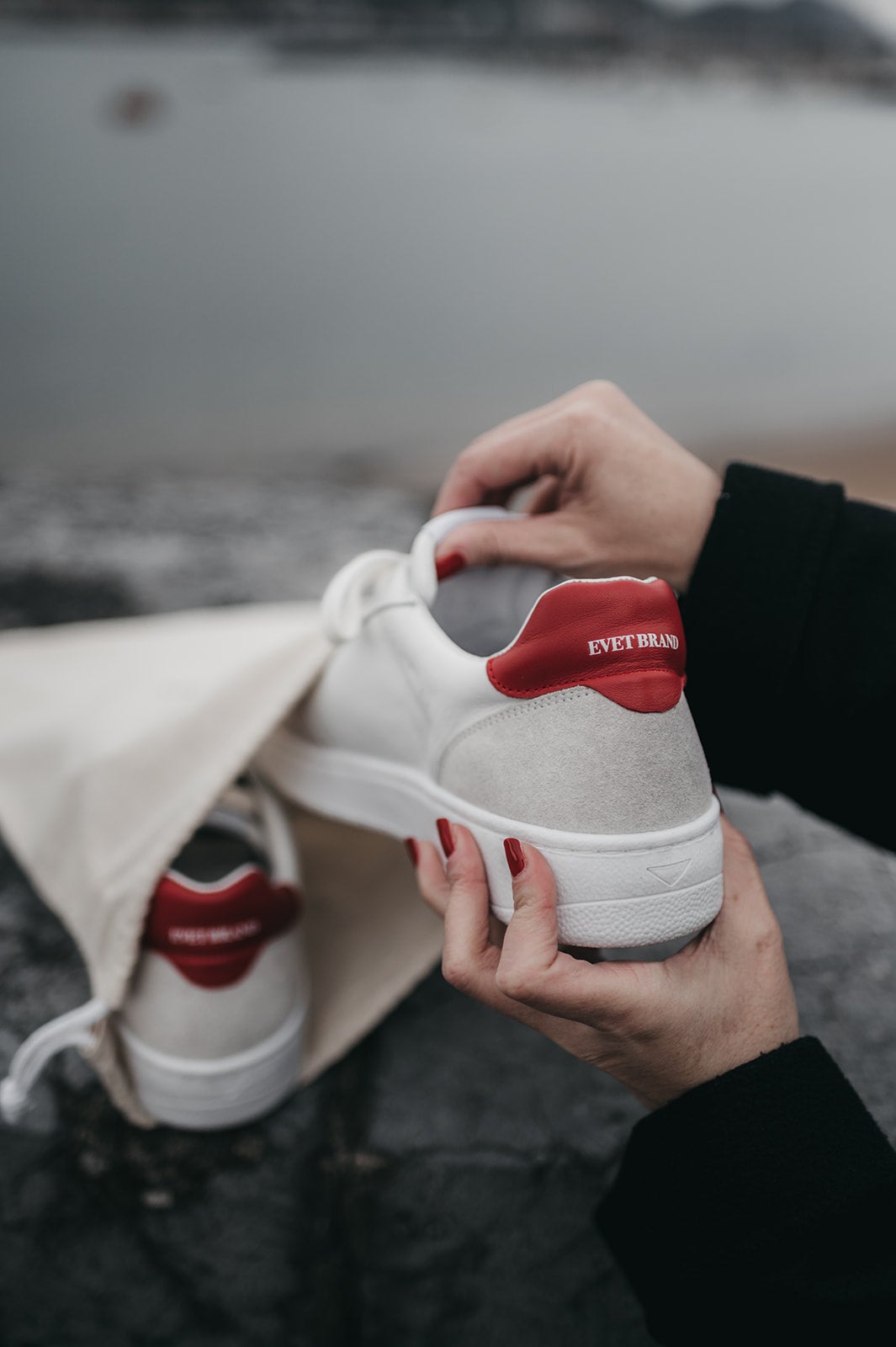 Fotos: Cambiar de vida y hacer algo bonito: Diana crea las zapatillas más estilosas de Getxo