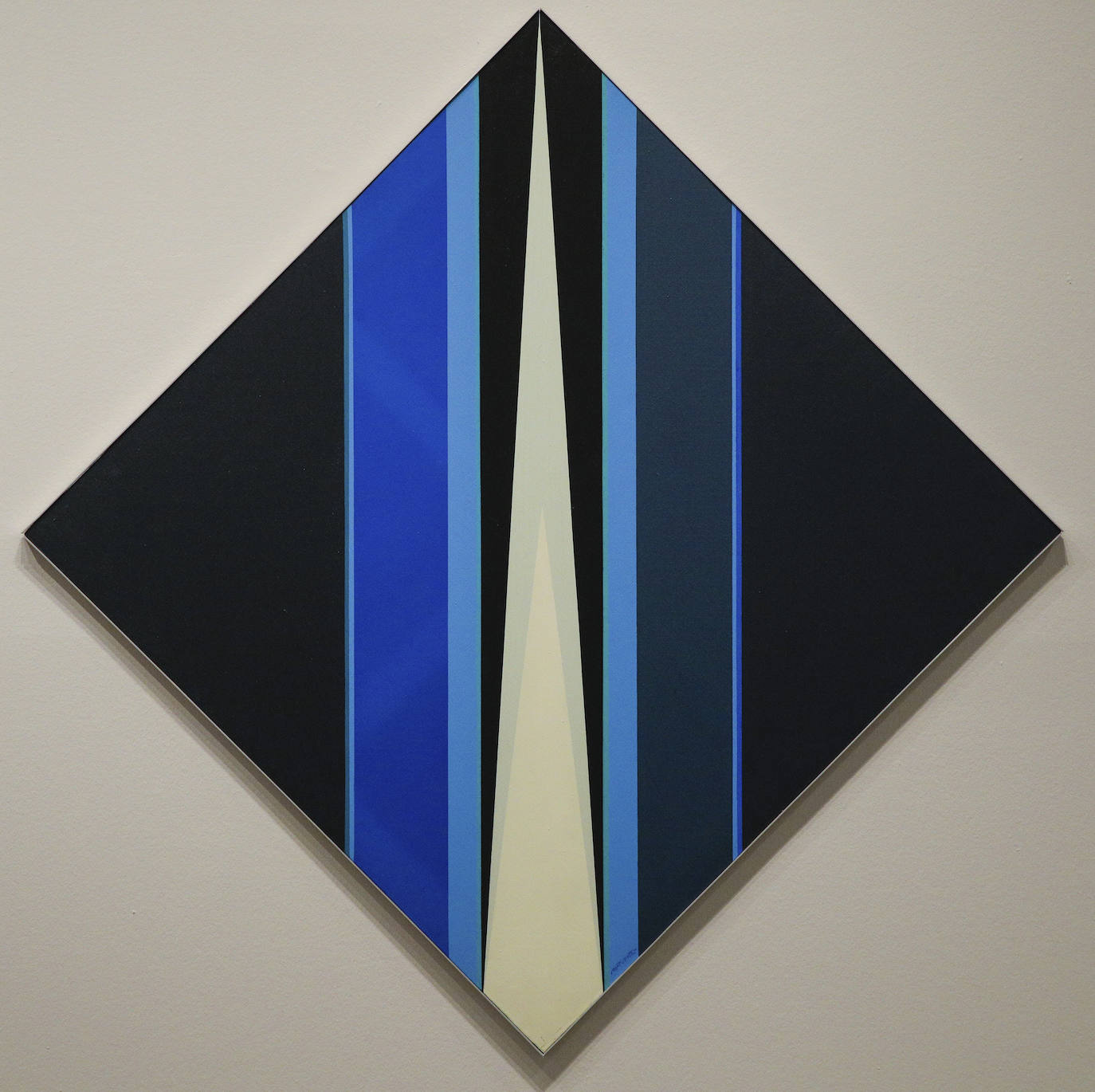 Una pintura al óleo sobre tela, de 1976, en formato romboide.