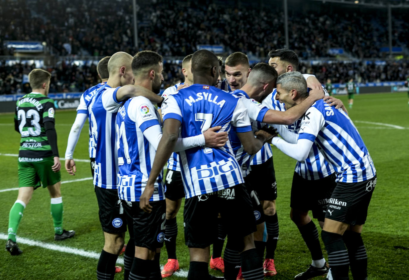 Fotos: Alavés - Racing, en imágenes