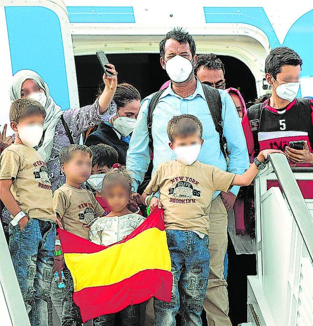 Evacuados de Afganistán, a su llegada a España en agosto de 2021. 