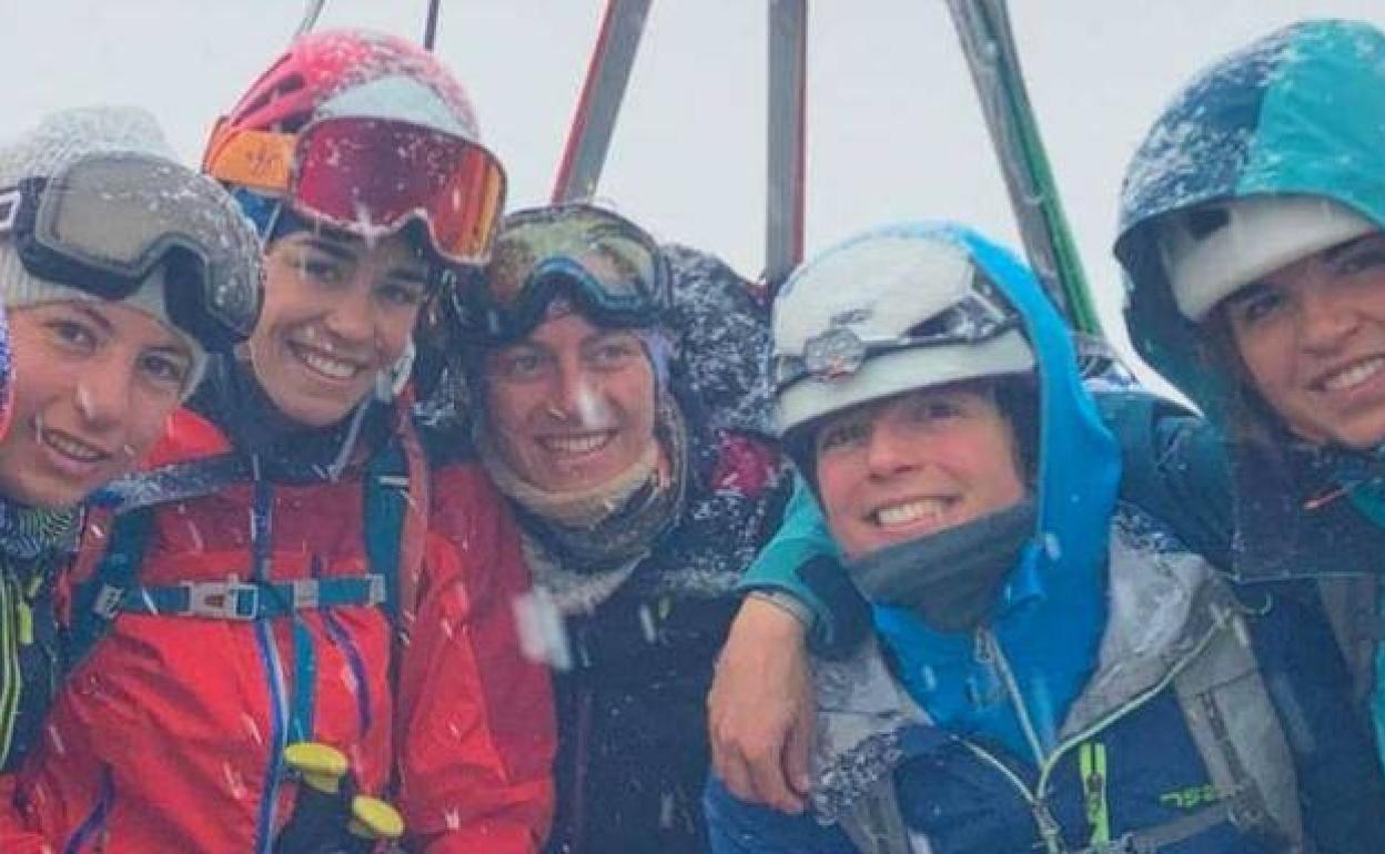 El Equipo Femenino de Alpinismo del que formaba parte Amaia Agirre.