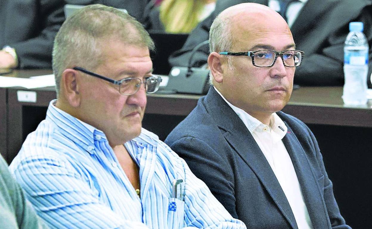 Aitor Tellería y Alfredo de Miguel, cabecilla de la trama corrupta, en el juicio. 