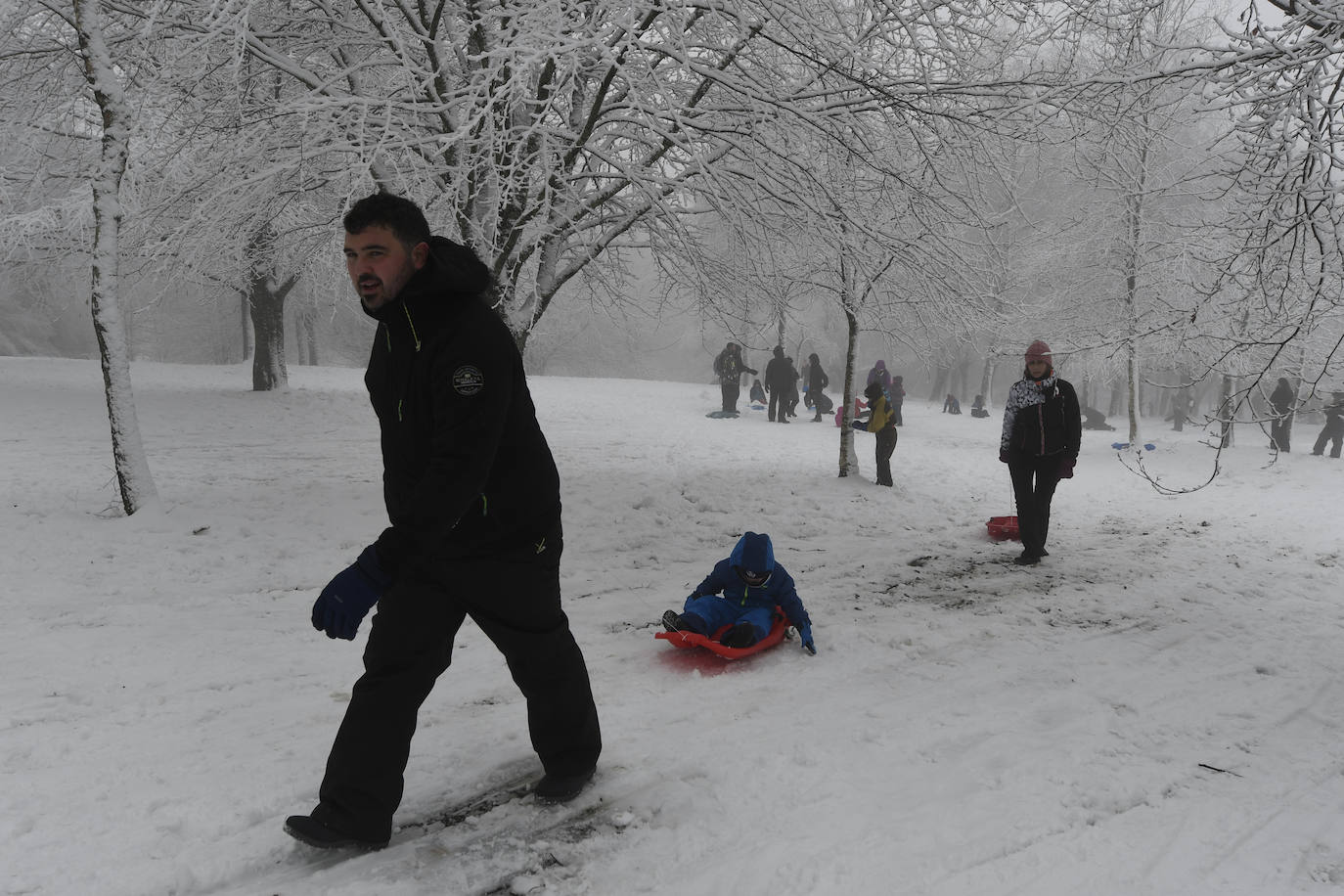 Fotos: Sábado disfrutando de la nieve