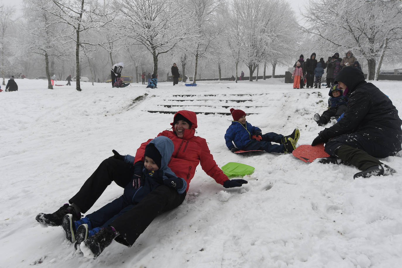 Fotos: Sábado disfrutando de la nieve