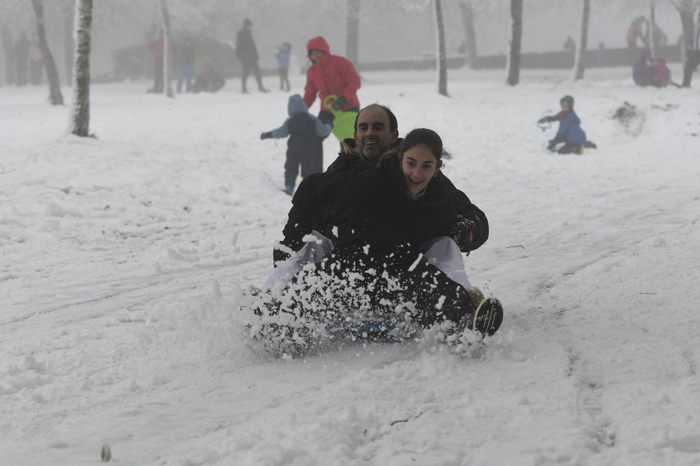 Fotos: Sábado disfrutando de la nieve