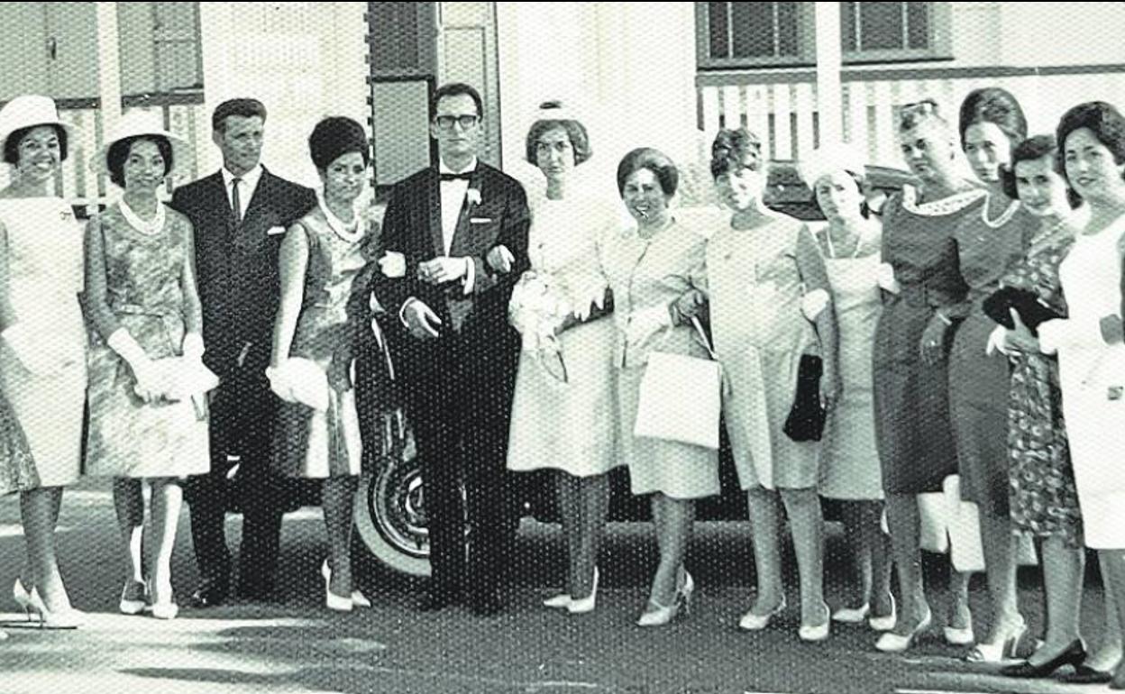 Boda de Ana María Godino Corral, en diciembre de 1963 en Victoria. 