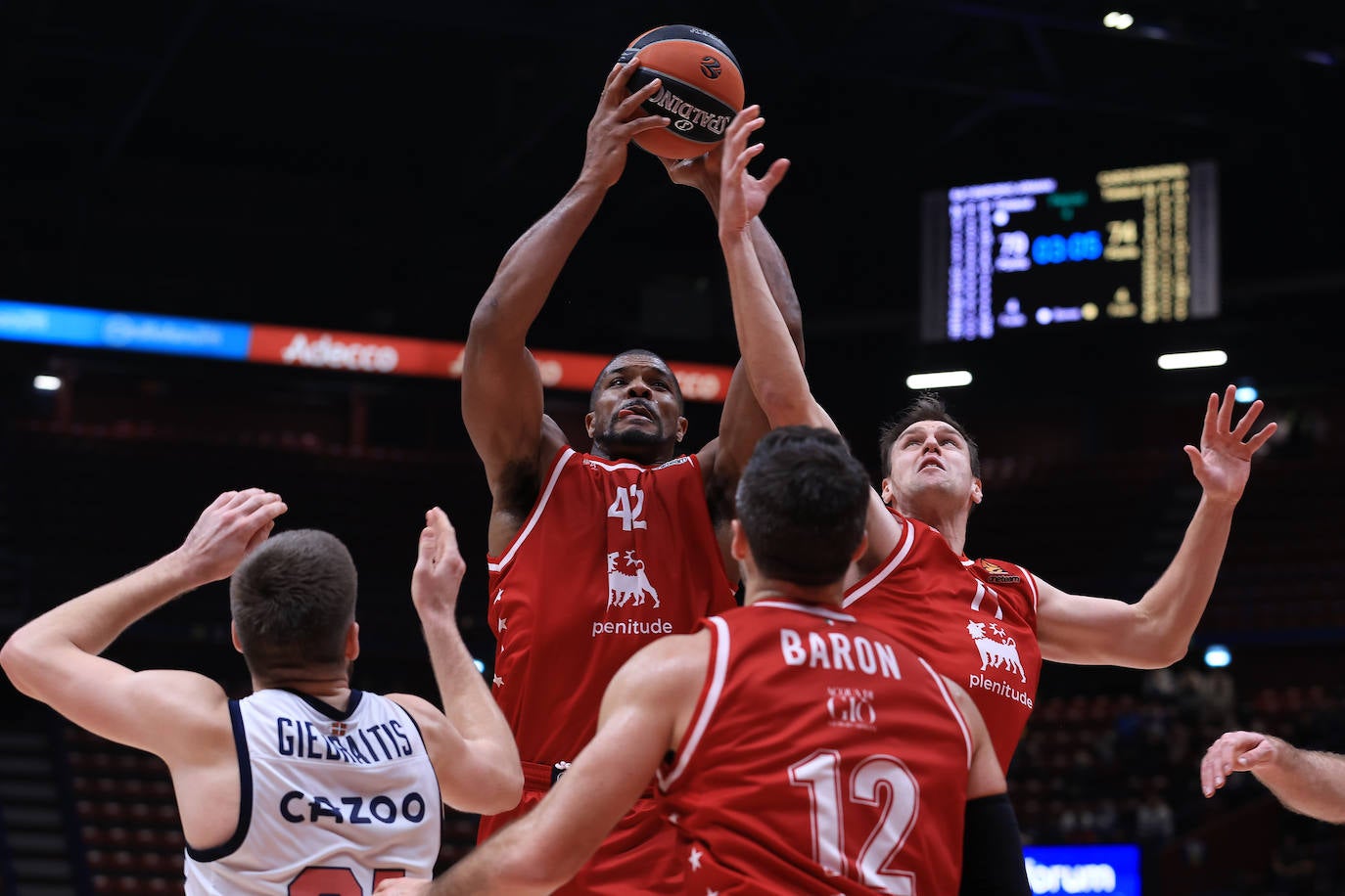 Fotos: Las fotos del Armani Milán - Baskonia