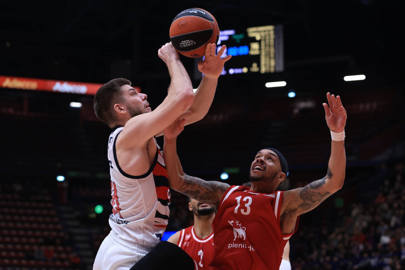 Fotos: Las fotos del Armani Milán - Baskonia