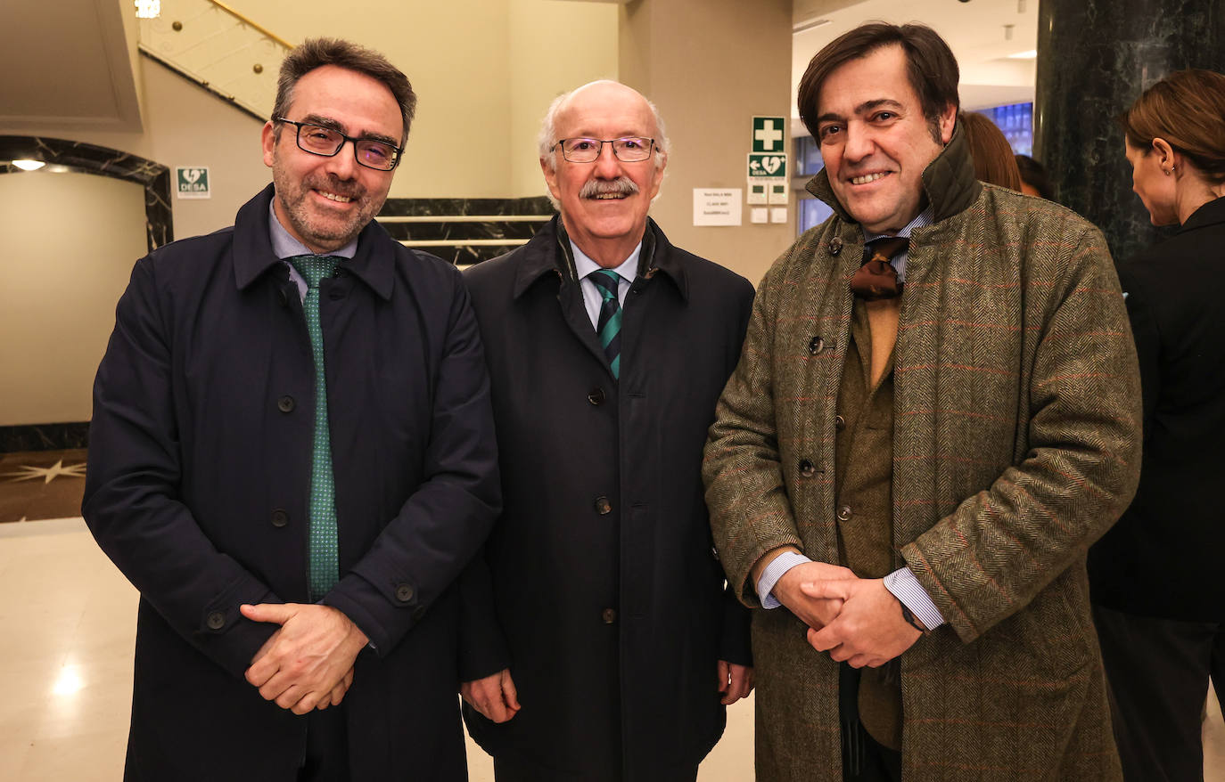 Carmelo Lezana, Juan Antonio Zárate y Fernando García Macua. 