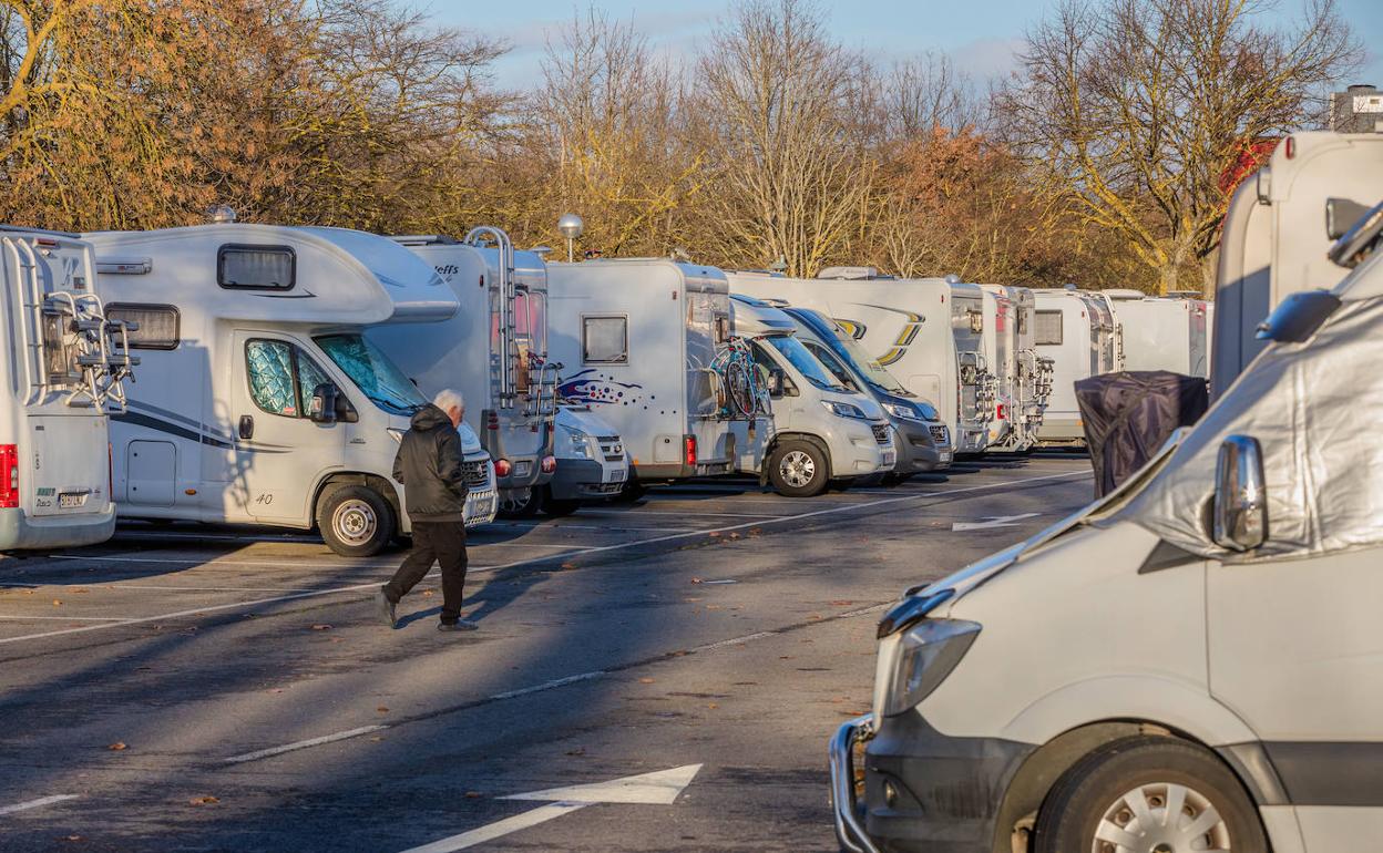 El parking de caravanas de Lakua será de pago para frenar las