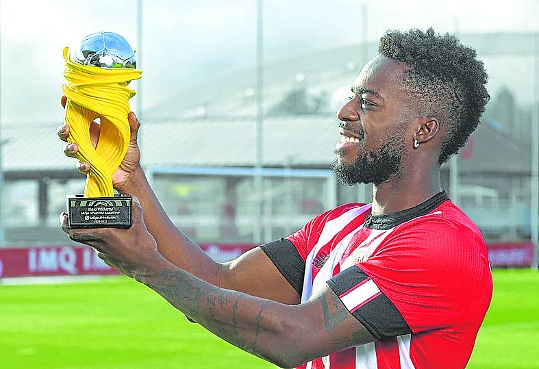 Galardón para Iñaki Williams, que sigue siendo duda ante el Cádiz